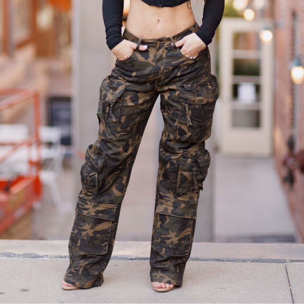 Camo cargo jeans